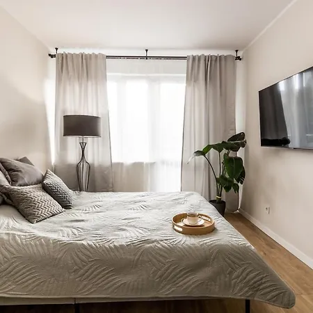 Cali/poznan, Urocze Winogrady Апартаменты *